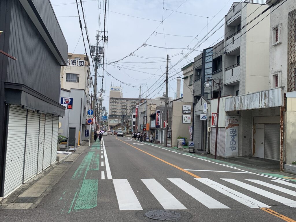 犬山駅への道